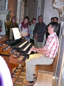 Chordirektor Thomas Friese an der Orgel der Wieskirche Chordirektor Thomas Friese an der Orgel der Wieskirche