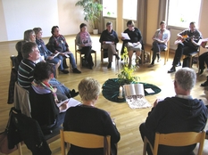 Die Bibel ist im Mittelpunkt von KCG-Gruppen -weltweit