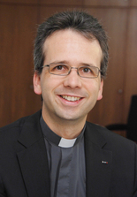 Zum Domkapitular gewählt: Domvikar Armin Zürn. Zum Domkapitular gewählt: Domvikar Armin Zürn.